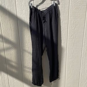 Earthbound Trading black gauze pants. Size M.